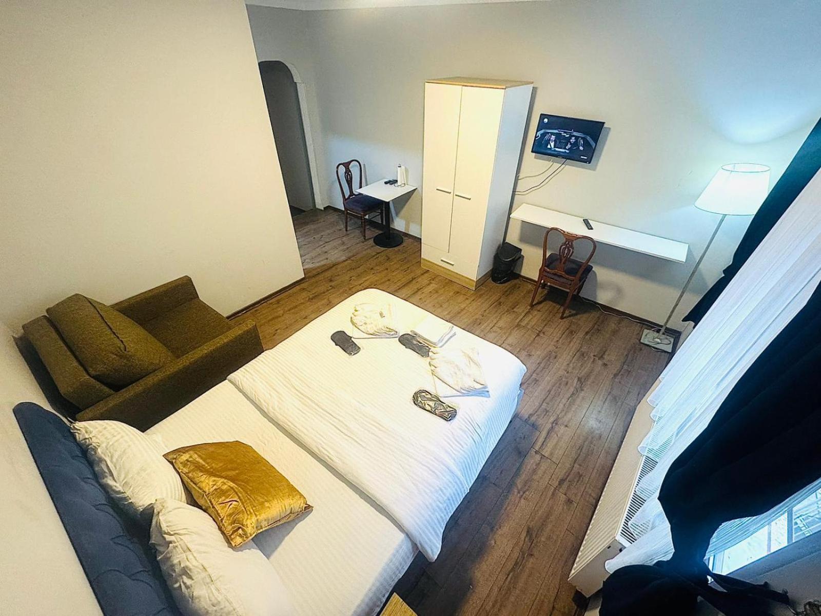 Taksim Pera Centre House